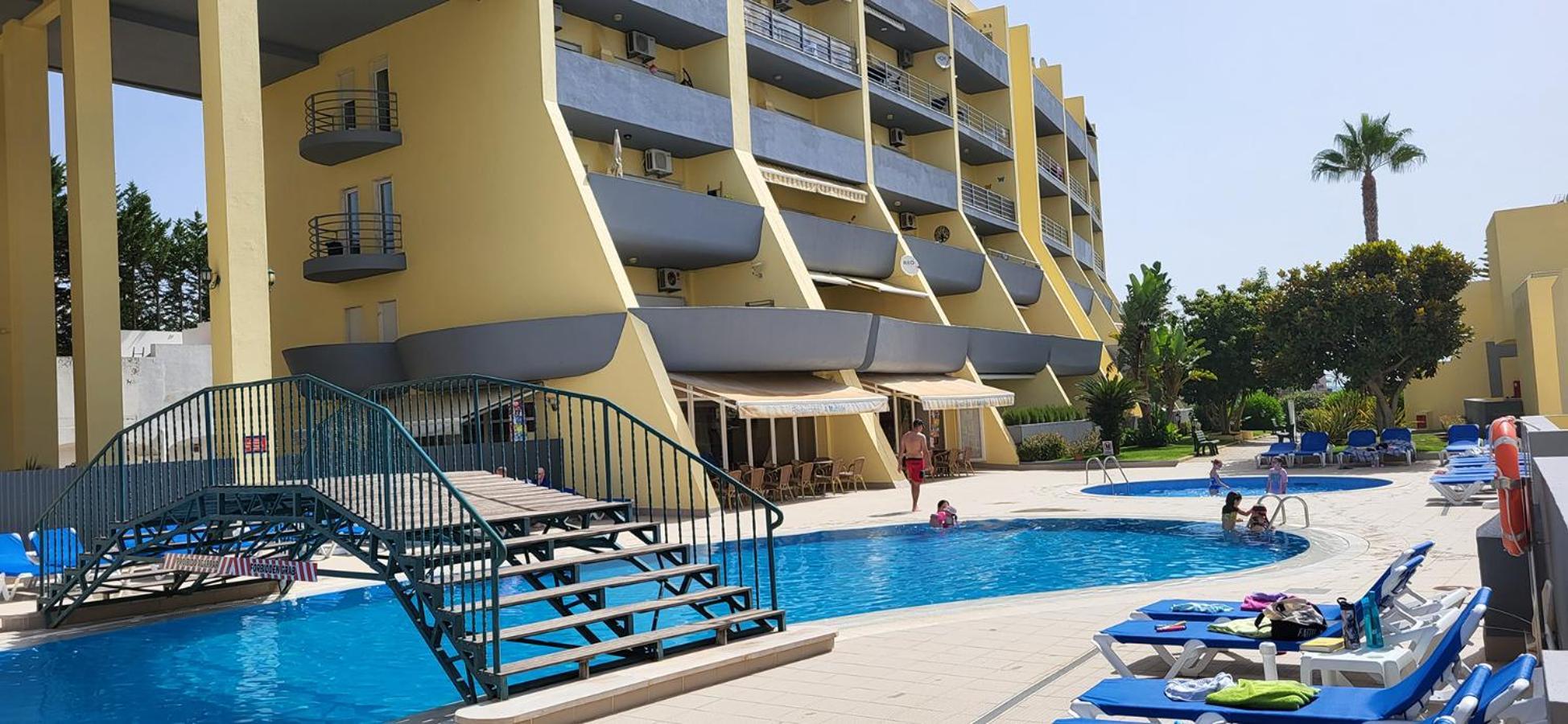 Lagos-Piscine Et Mer- Condominio Do Mar Bagian luar foto