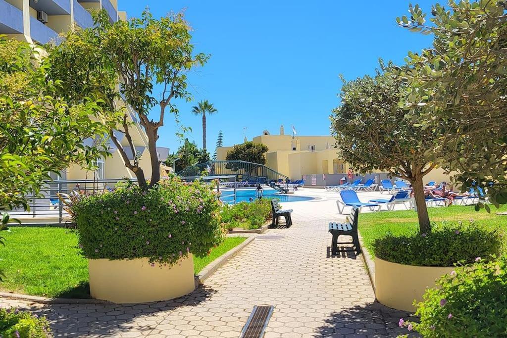 Lagos-Piscine Et Mer- Condominio Do Mar Bagian luar foto